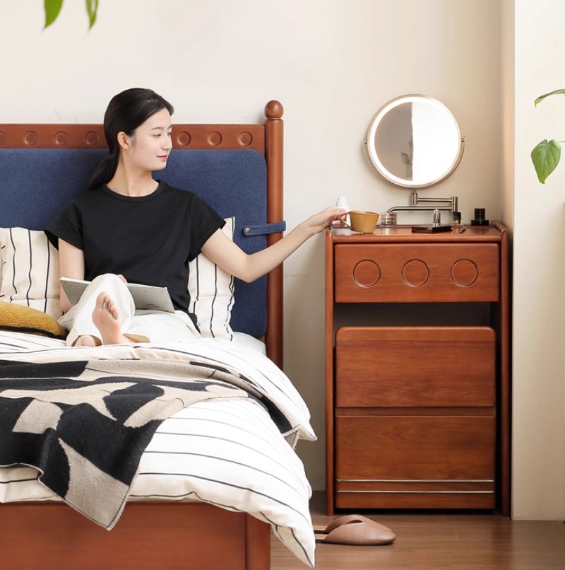 Poplar Solid Wood Classic Vintage Makeup Table