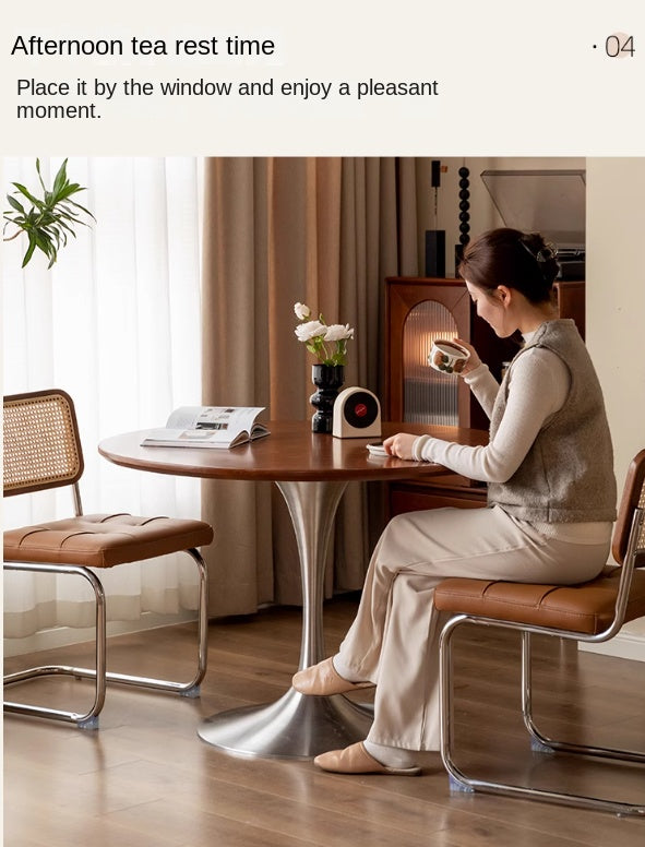 Poplar Solid Wood Antique Style Round Bauhaus Tea Table