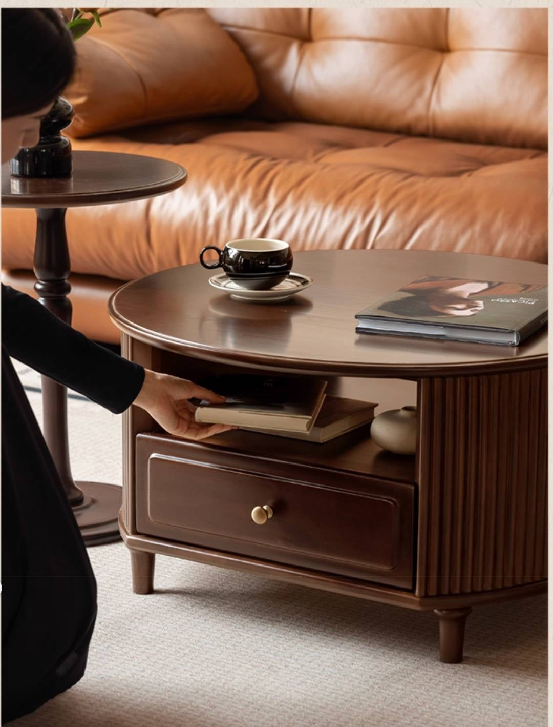 Poplar Solid Wood American Retro Style Round Coffee Table