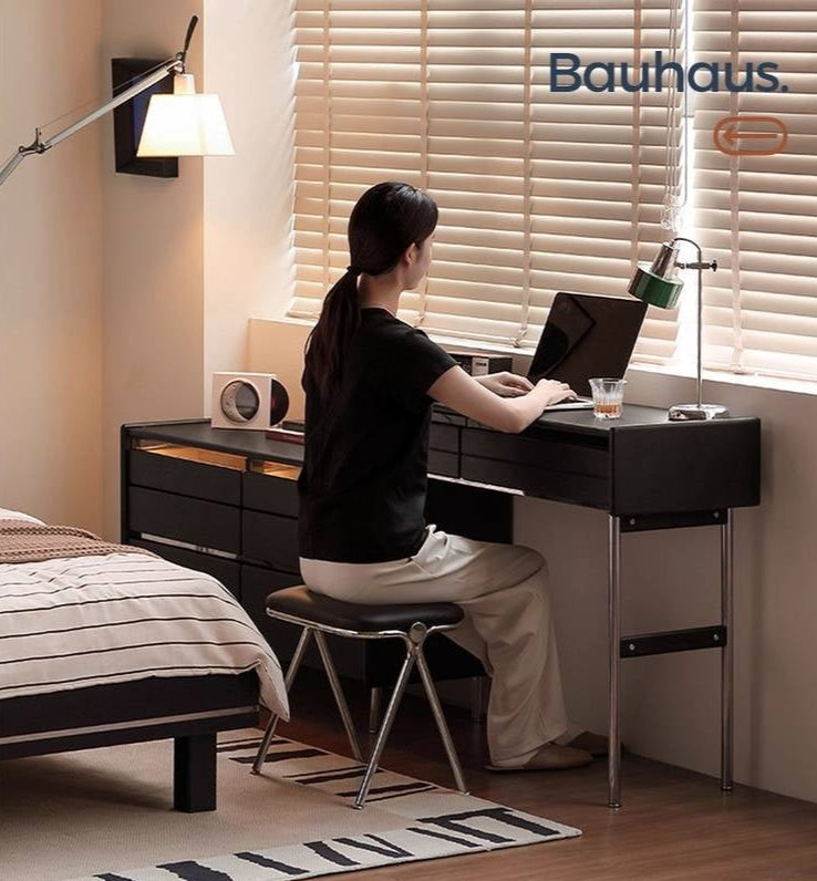 Ash Solid Wood Bauhaus Retractable Makeup Table