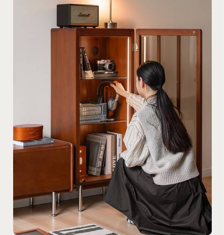 Poplar Solid Wood Bauhaus Style Side Cabinet