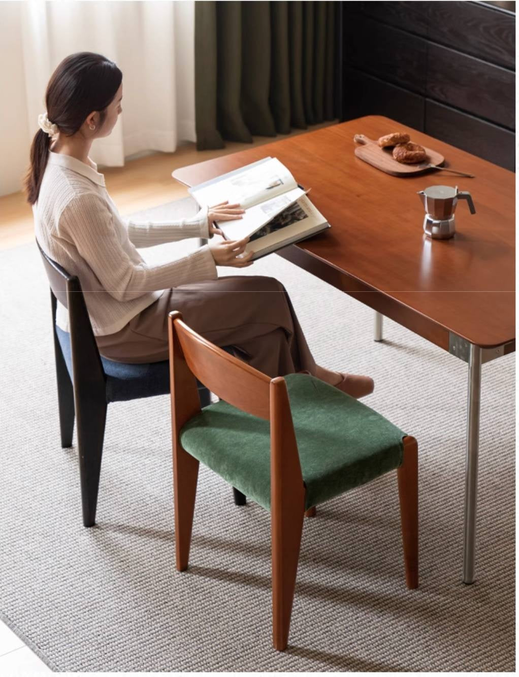 pcs 4 set Poplar Solid Wood Medieval Style Dining Chair