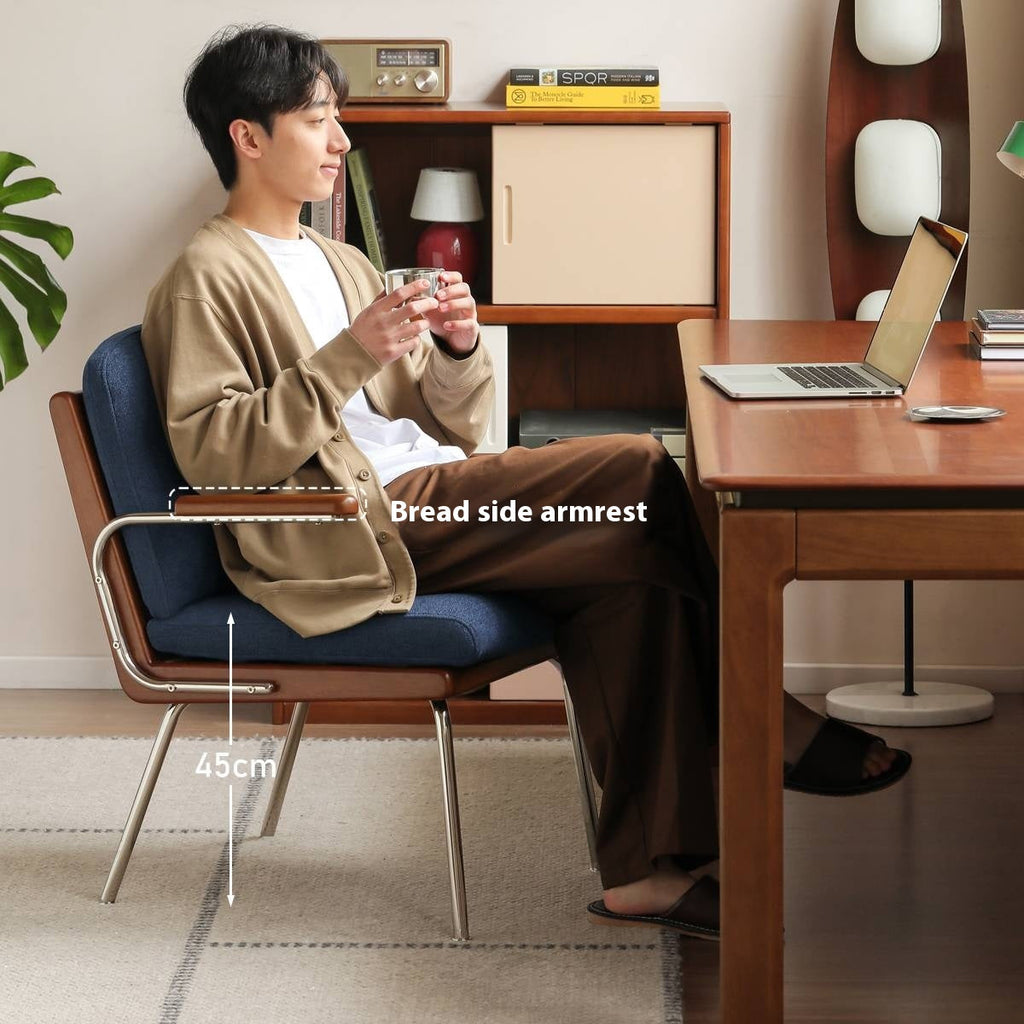 Solid Rubberwood Antique Style Leisure Armchair