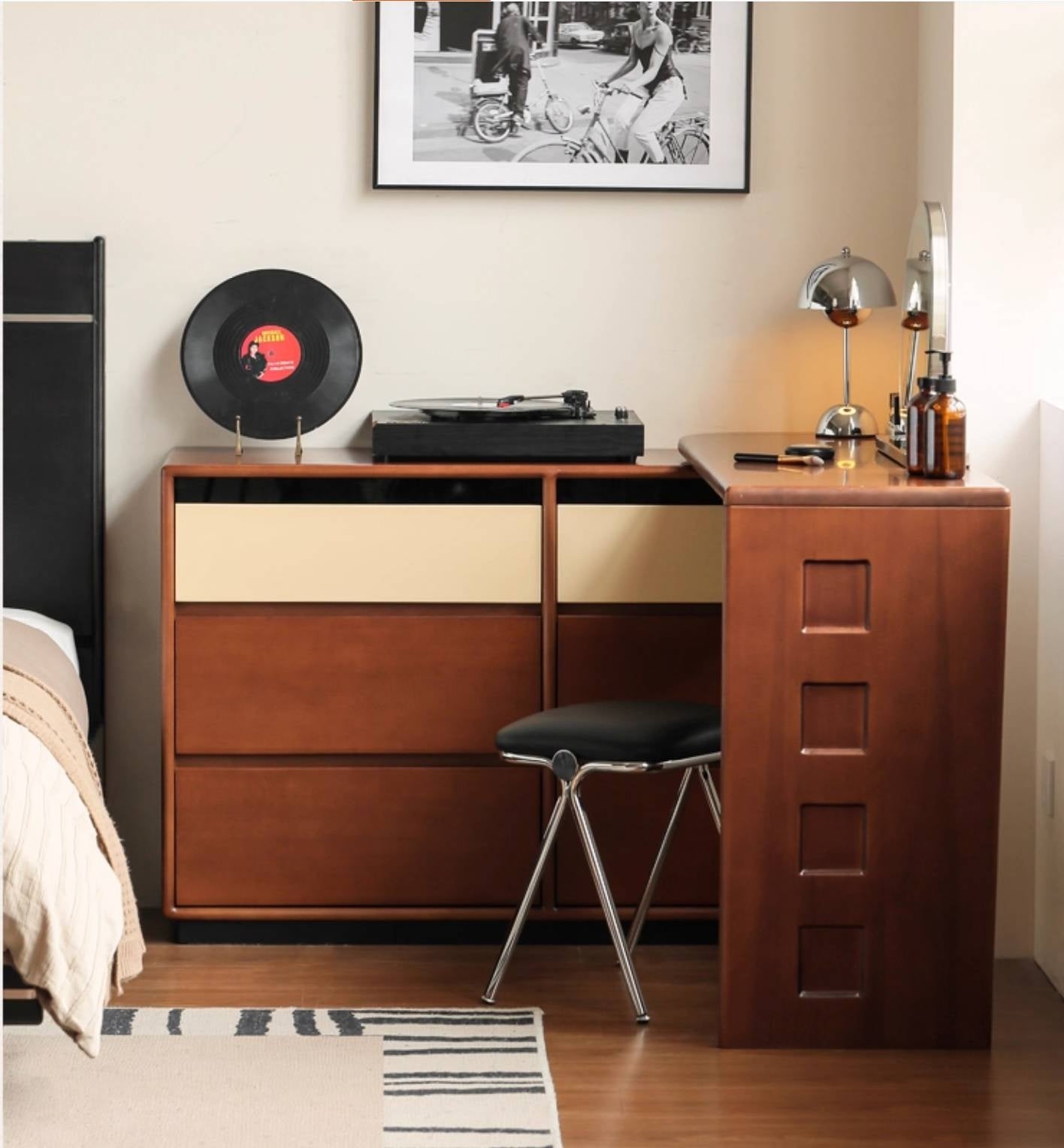 Poplar Solid Wood Bauhaus Style Dressing Table